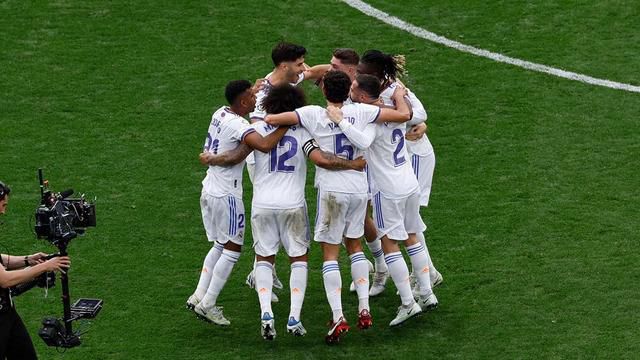 大胸裸女